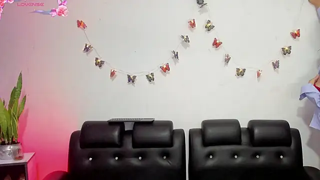 aria-voss online show from March 12, 12:33 pm