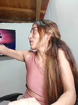 Snapshot of isaa- chatting on February 25, 7:34 pm isaa- online show from February 25, 7:34 pm