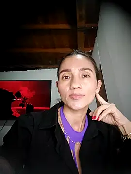 Snapshot of isaa- chatting on March 22, 4:32 pm isaa- online show from March 22, 4:32 pm