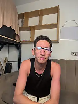 Latingonx online show from February 18, 9:22 pm