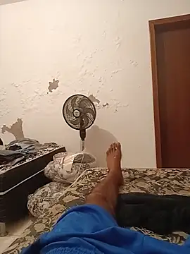 Snapshot of Mineirinho_85 chatting on August 1, 12:54 am Mineirinho 85 online show from August 1, 12:54 am