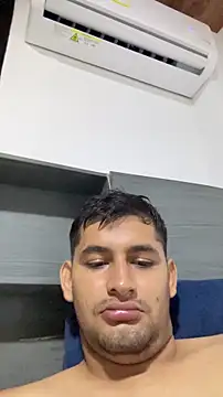 Snapshot of walterktm chatting on March 28, 1:05 am walterktm online show from March 28, 1:05 am