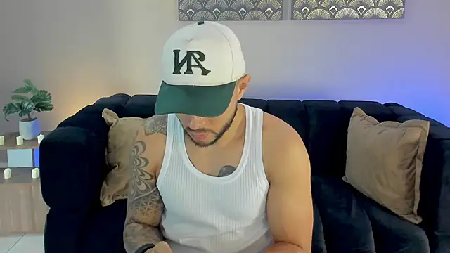 Snapshot of Daniel_kingx chatting on February 26, 1:43 pm Daniel kingx online show from February 26, 1:43 pm