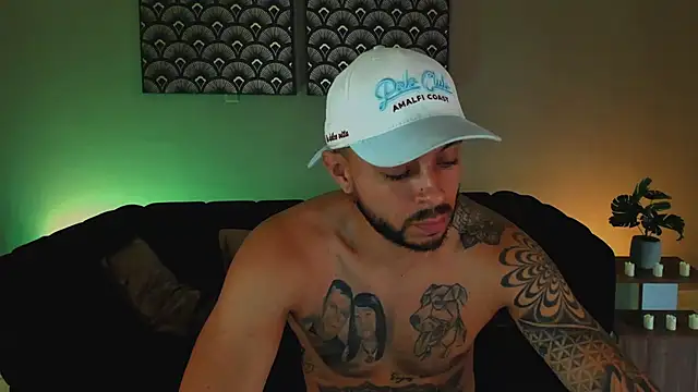 Snapshot of Daniel_kingx chatting on March 11, 1:39 pm Daniel kingx online show from March 11, 1:39 pm