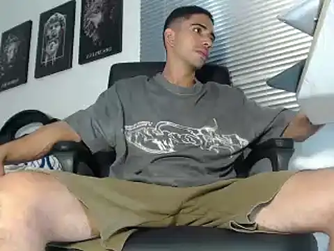 Snapshot of Kratoswolf chatting on July 22, 4:21 pm Kratoswolf online show from July 22, 4:21 pm