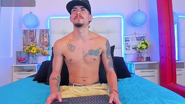 SharonTygaX online show from June 11, 9:57 pm