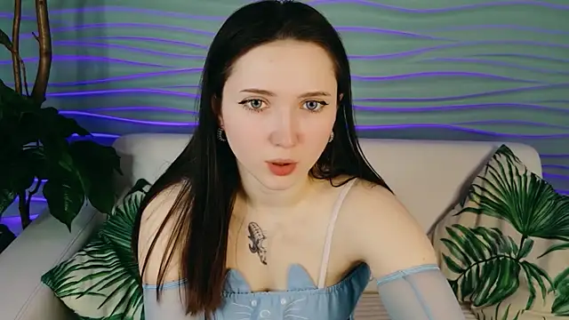 Snapshot of Tiny_BunnyX chatting on March 30, 6:47 am Tiny BunnyX online show from March 30, 6:47 am