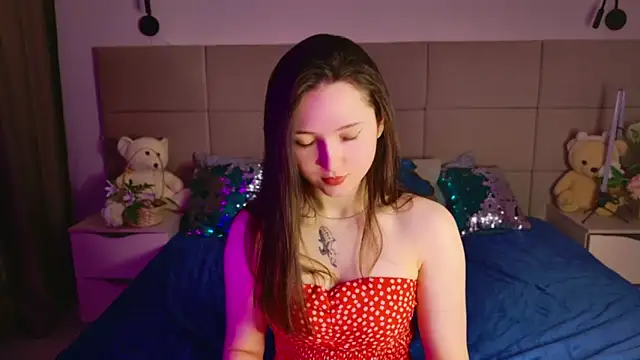 Snapshot of Tiny_BunnyX chatting on April 7, 6:03 am Tiny BunnyX online show from April 7, 6:03 am