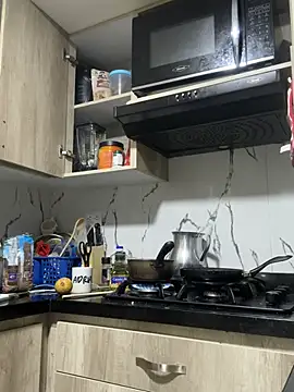 hardbody 19 online show from March 29, 2:33 am