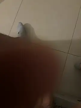 Snapshot of edu9matos99 chatting on February 23, 2:09 am edu9matos99 online show from February 23, 2:09 am