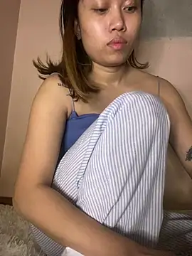 Snapshot of Thezassygirl chatting on February 23, 12:19 am Thezassygirl online show from February 23, 12:19 am