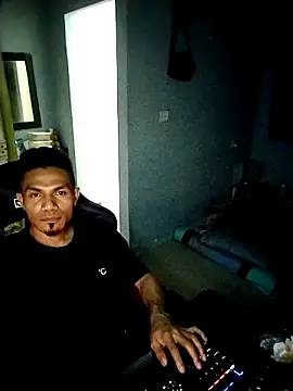 Snapshot of UcEng_Lab chatting on March 5, 6:26 pm UcEng Lab online show from March 5, 6:26 pm