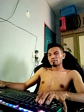 Snapshot of UcEng_Lab chatting on March 20, 7:24 am UcEng Lab online show from March 20, 7:24 am