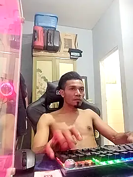 Snapshot of UcEng_Lab chatting on March 24, 5:29 pm UcEng Lab online show from March 24, 5:29 pm