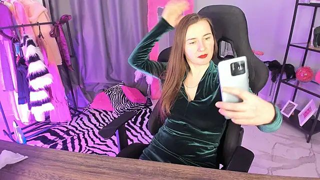 Snapshot of Golden_Dragon chatting on March 25, 11:49 am Golden Dragon online show from March 25, 11:49 am