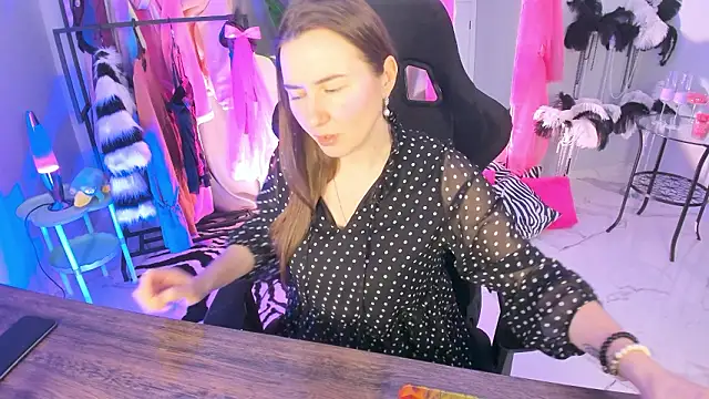 Snapshot of Golden_Dragon chatting on March 29, 8:36 am Golden Dragon online show from March 29, 8:36 am