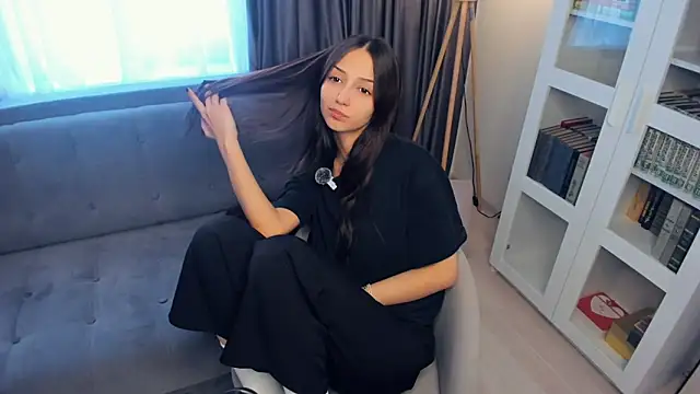 Snapshot of littleevilon chatting on February 18, 10:44 am littleevilon online show from February 18, 10:44 am