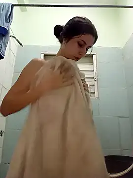 yinaflores online show from February 20, 11:49 pm