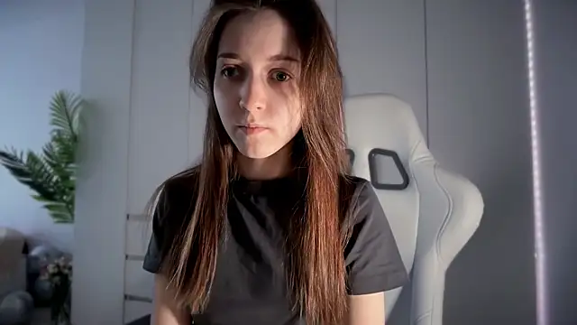 monnymoonn online show from March 15, 8:09 am