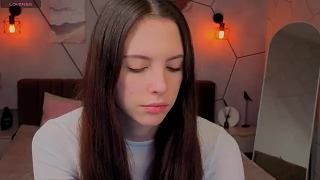 elise robbie online show from March 30, 1:06 am