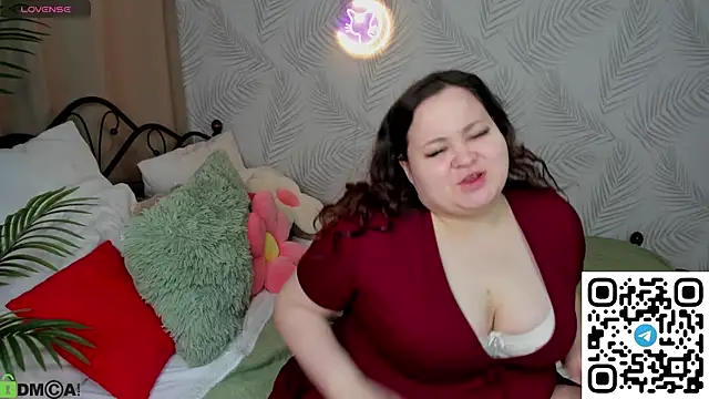 Snapshot of MoonlitAdele chatting on March 22, 9:23 am MoonlitAdele online show from March 22, 9:23 am