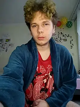 Snapshot of reiii07 chatting on February 22, 8:24 am reiii07 online show from February 22, 8:24 am