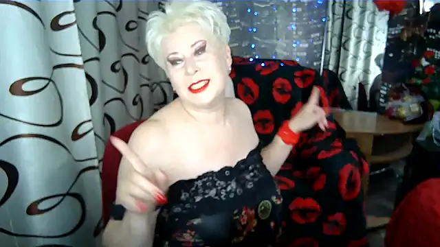 Snapshot of SWEET--Nika chatting on April 22, 6:27 am SWEET--Nika online show from April 22, 6:27 am
