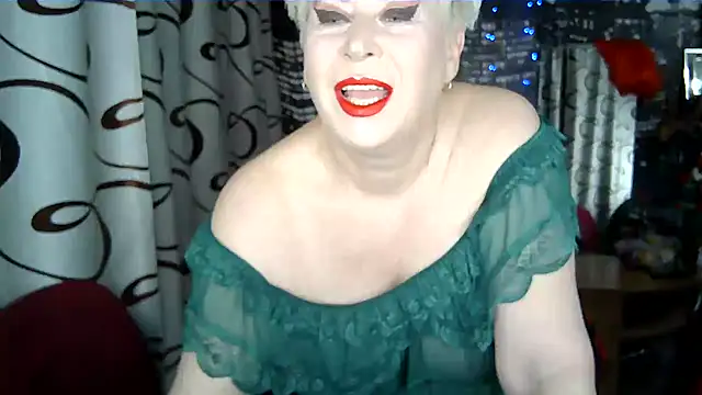 Snapshot of SWEET--Nika chatting on April 25, 4:15 am SWEET--Nika online show from April 25, 4:15 am