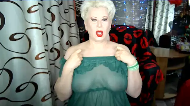 Snapshot of SWEET--Nika chatting on April 27, 5:49 am SWEET--Nika online show from April 27, 5:49 am