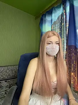 Snapshot of SophieBlackwood chatting on June 8, 6:47 am SophieBlackwood online show from June 8, 6:47 am
