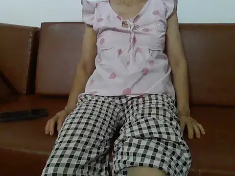 Chery18 sweet online show from April 8, 1:44 pm