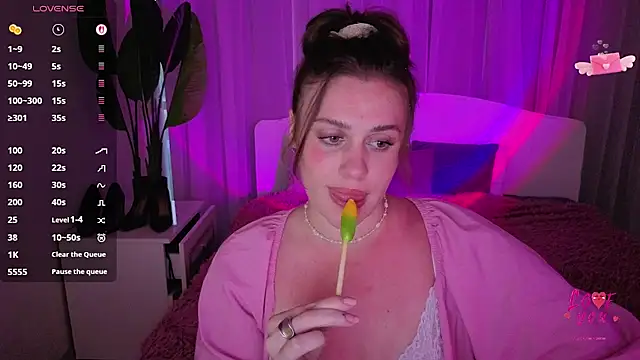 Milana Monroe online show from June 21, 6:10 pm