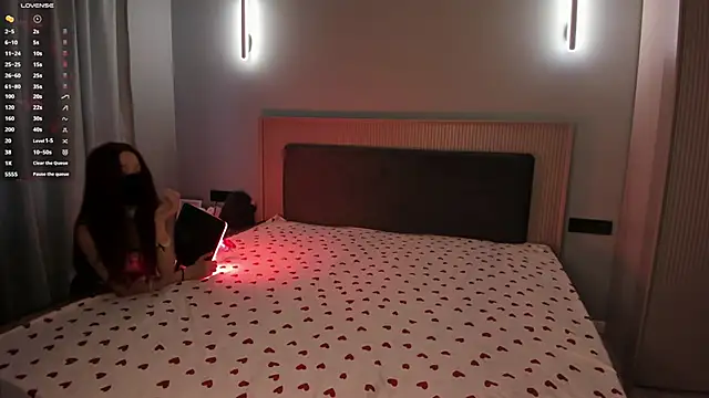 lillakiem online show from March 25, 1:06 pm