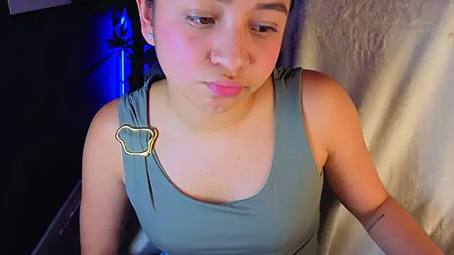 Snapshot of SophyAdams chatting on March 8, 2:04 am SophyAdams online show from March 8, 2:04 am