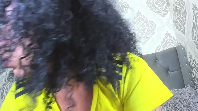 Snapshot of Evaalux chatting on March 27, 8:26 am Evaalux online show from March 27, 8:26 am