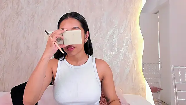 Reachel Smith online show from March 25, 11:38 am