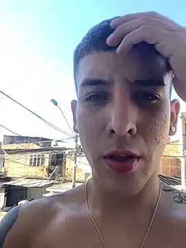 Snapshot of PapiLucca chatting on March 21, 8:56 pm PapiLucca online show from March 21, 8:56 pm