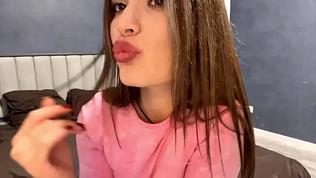 Snapshot of JudyDiamond chatting on February 19, 10:55 am JudyDiamond online show from February 19, 10:55 am