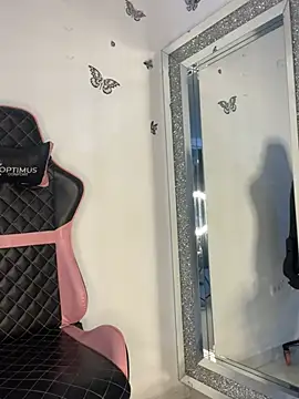 Snapshot of scarleth_marquezz chatting on March 28, 3:50 am scarleth marquezz online show from March 28, 3:50 am