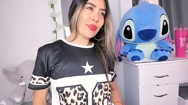 Ariana-Cobos online show from May 22, 9:31 pm