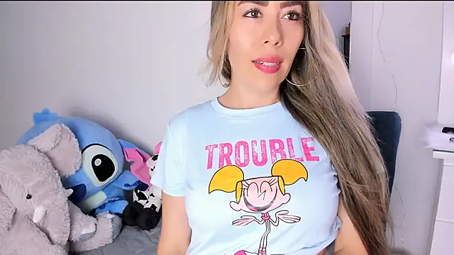Ariana-Cobos online show from July 8, 8:46 pm