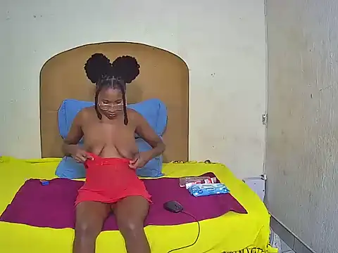 ShyBabeQueeb online show from February 18, 8:27 pm