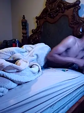 felineAphrodite online show from April 28, 11:32 pm