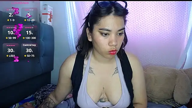 Snapshot of hairylatiingoddess chatting on February 25, 9:02 pm hairylatiingoddess online show from February 25, 9:02 pm