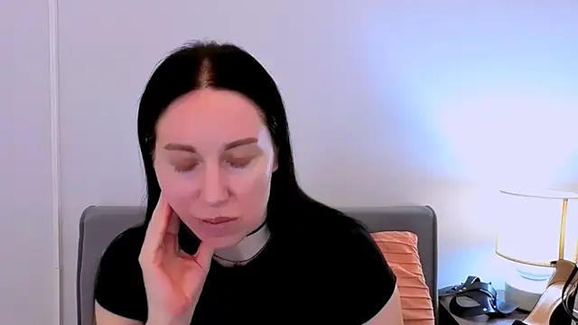 Snapshot of MiaFair chatting on March 4, 4:24 pm MiaFair online show from March 4, 4:24 pm