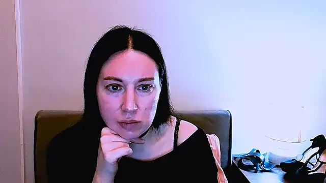 Snapshot of MiaFair chatting on March 7, 5:43 pm MiaFair online show from March 7, 5:43 pm