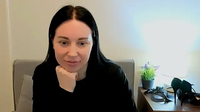 Snapshot of MiaFair chatting on March 18, 4:21 pm MiaFair online show from March 18, 4:21 pm