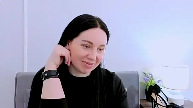 Snapshot of MiaFair chatting on April 1, 3:31 pm MiaFair online show from April 1, 3:31 pm