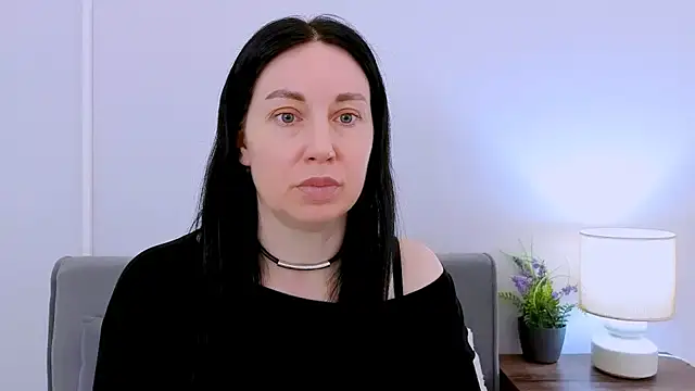 Snapshot of MiaFair chatting on April 2, 3:20 pm MiaFair online show from April 2, 3:20 pm