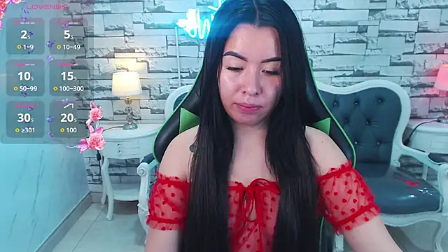 Kylia a online show from June 27, 1:06 pm